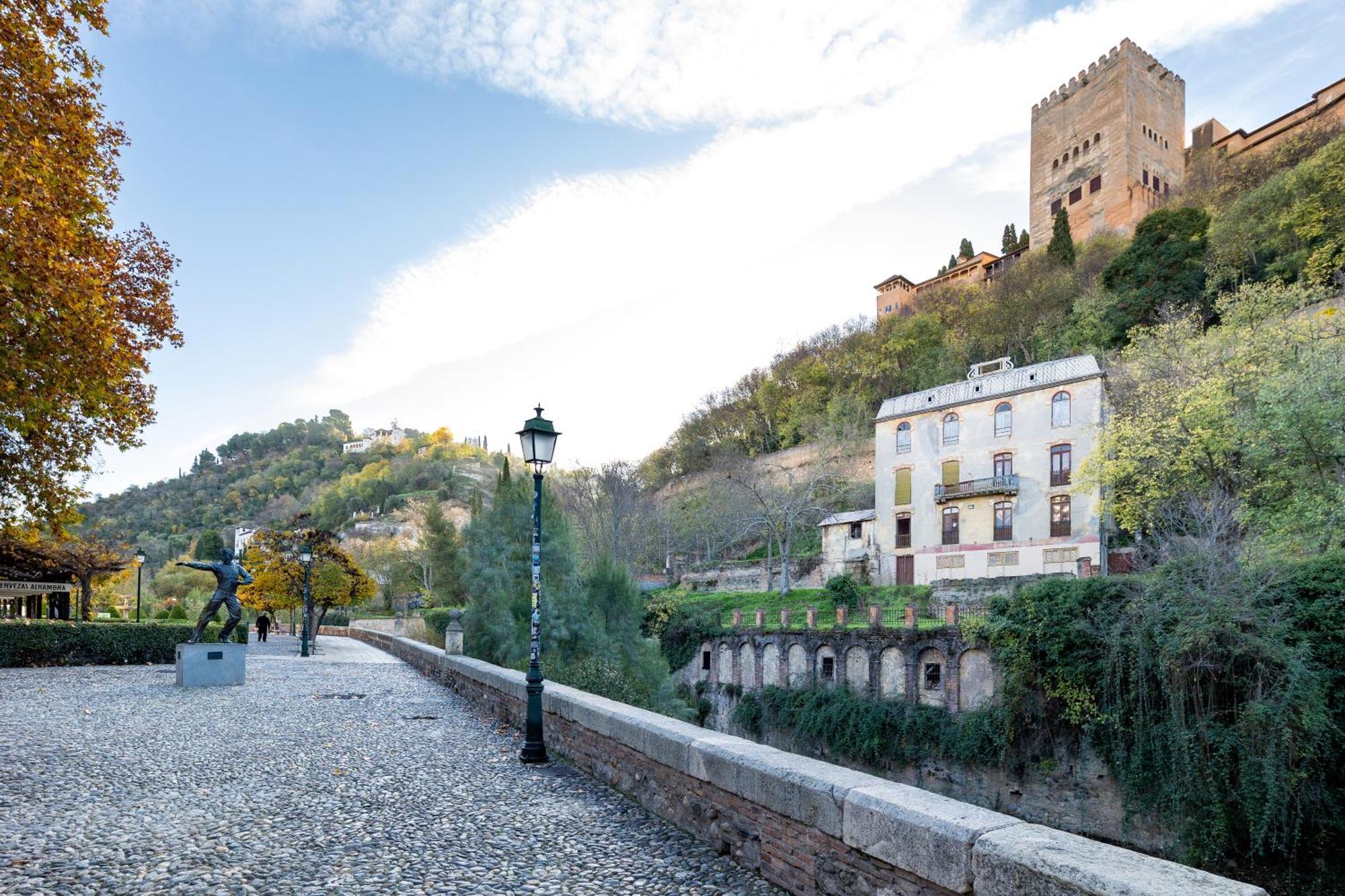 Frente A La Alhambra Apartment Granada Exterior photo